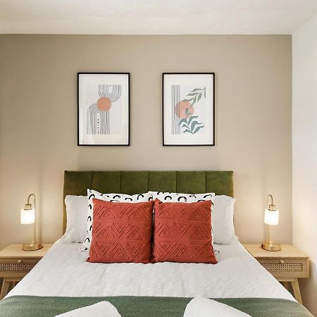 East London House Near Tube With Parking Villa Luaran gambar