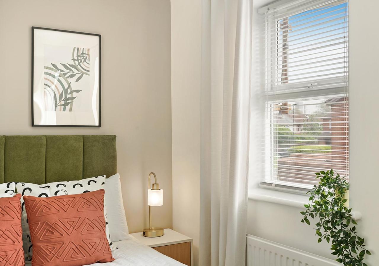 East London House Near Tube With Parking Villa Luaran gambar