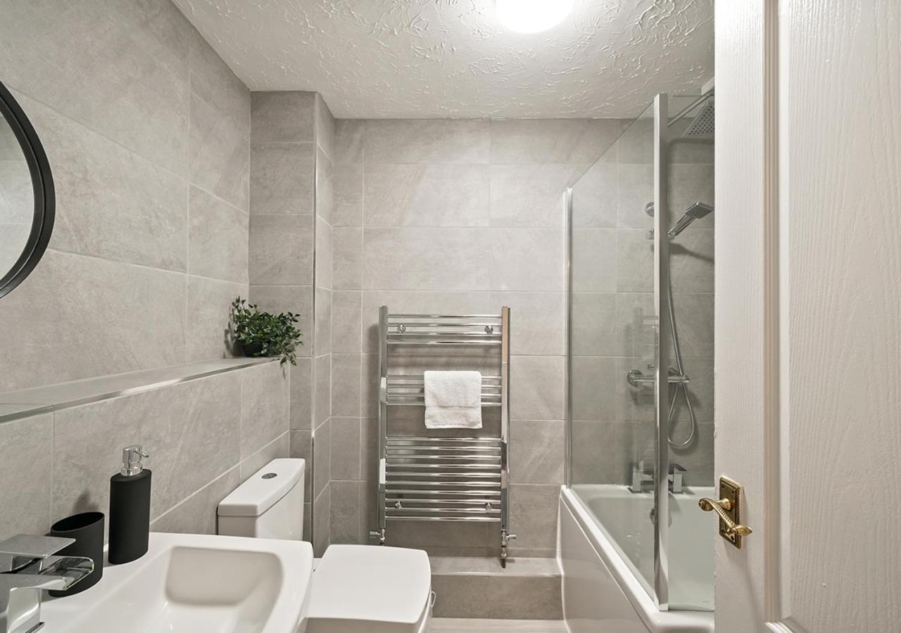 East London House Near Tube With Parking Villa Luaran gambar